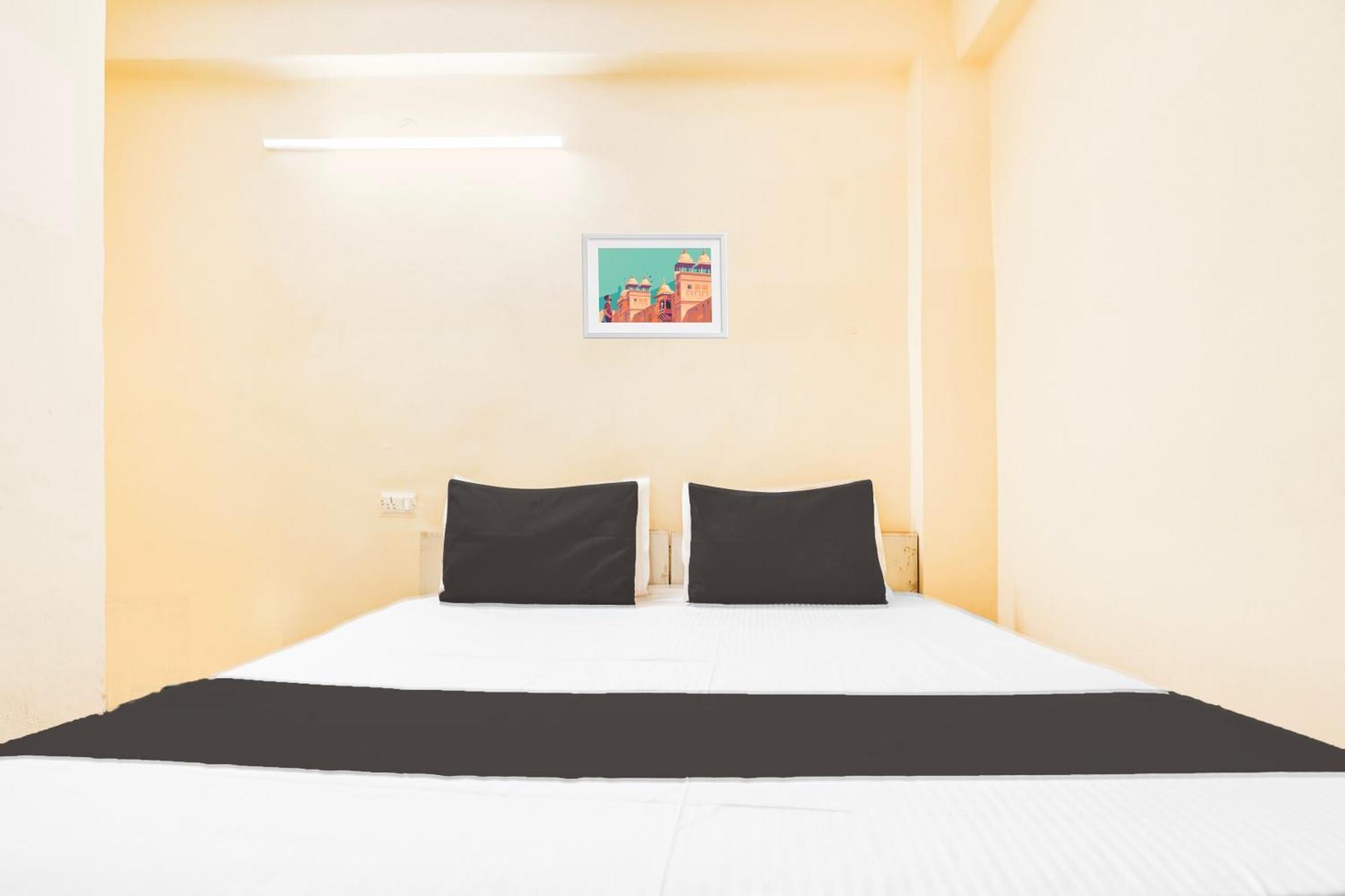 Spot On Tejasvi Hotel Noida Bagian luar foto