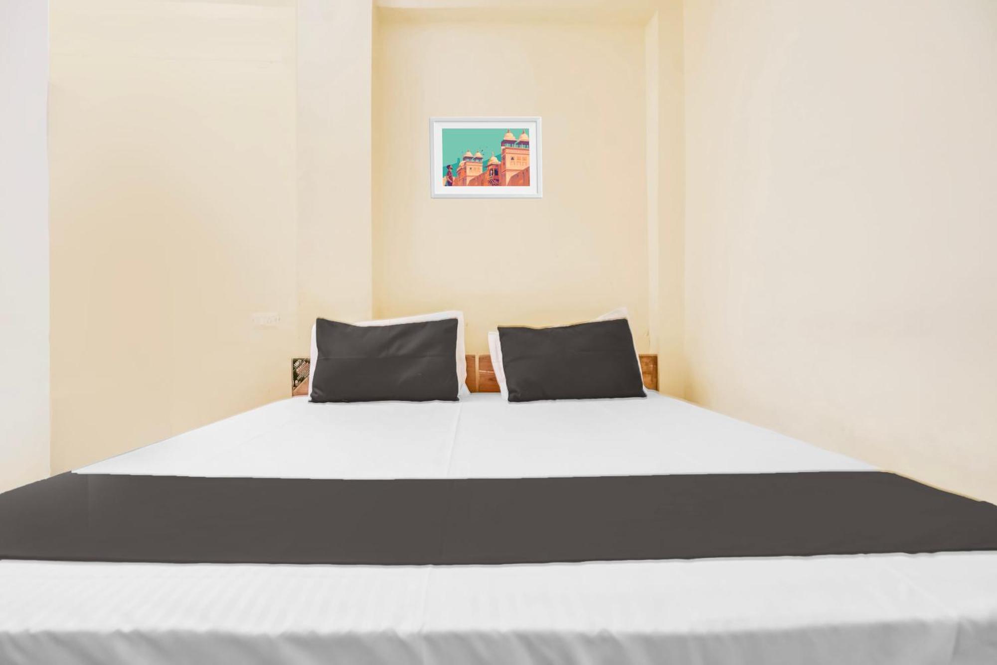 Spot On Tejasvi Hotel Noida Bagian luar foto