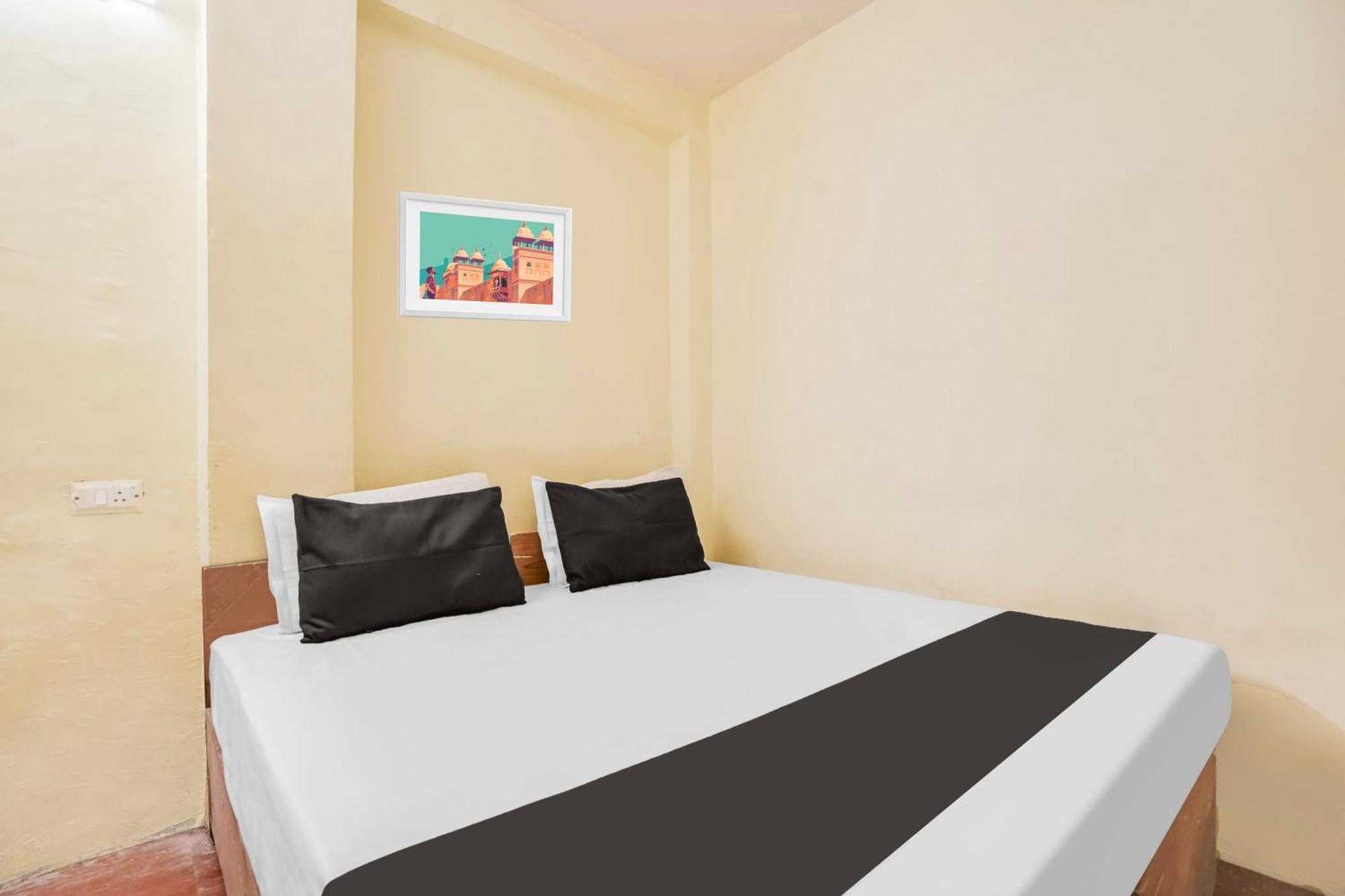 Spot On Tejasvi Hotel Noida Bagian luar foto