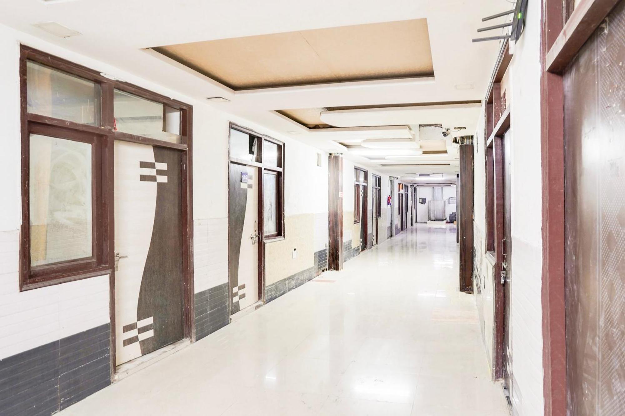 Spot On Tejasvi Hotel Noida Bagian luar foto